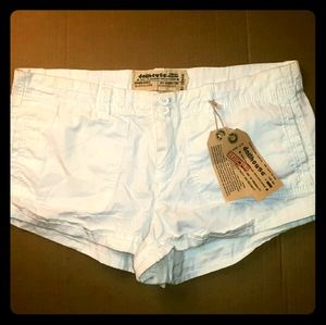 ☆NWT☆Juniors "Dollhouse brand" Crisp White "cargo" Short Shorts☆Size 11☆